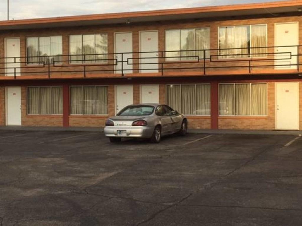 Statesman Inn Terre Haute Exterior foto